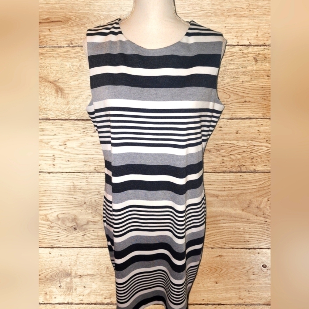 CALVIN KLEIN SHEATH DRESS